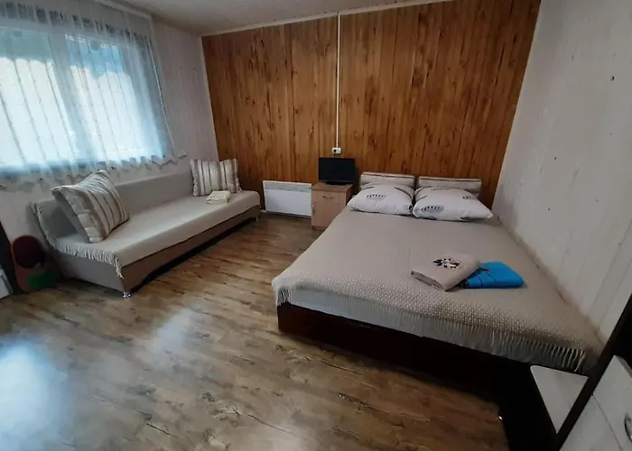 тихий куточок 韦尔霍维纳